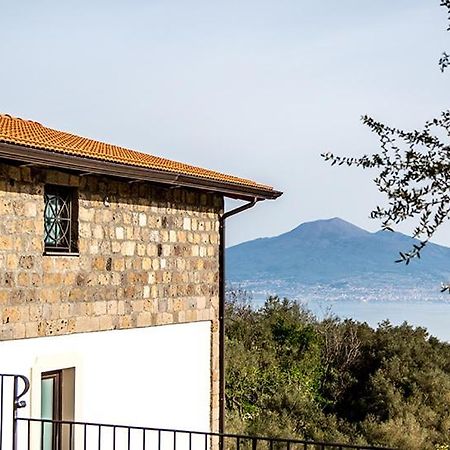 Вилла Il Casale Del Mirto Вико-Экуенсе Экстерьер фото
